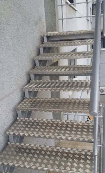 宜蘭鐵樓梯安裝